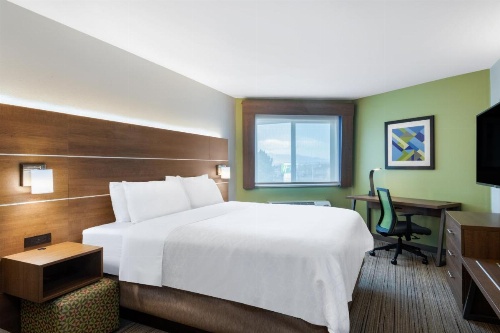 Holiday Inn Express Colorado Springs-Airport image 15